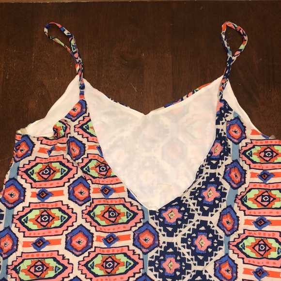 Patterned Shift Dress - Picture 6 of 8